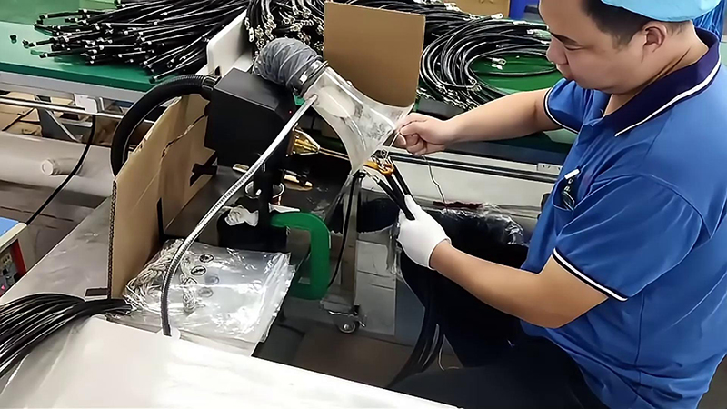 高频焊接机，轻松实现接线端子锡焊，让你的工作更轻松