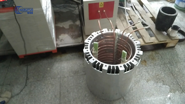 中频麻豆中文字幕加热设备对电机热套试样