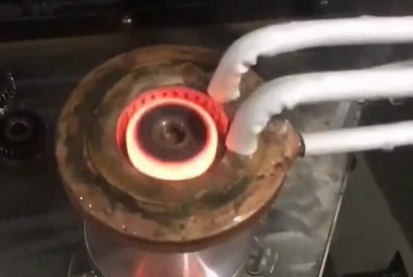  立式高频淬火机床 ，自动化齿轮超碰麻豆精品